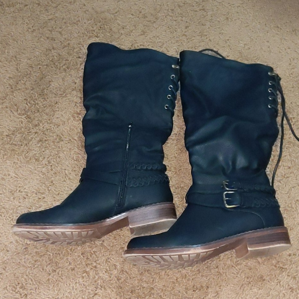 Knee high boot laced back buckle
